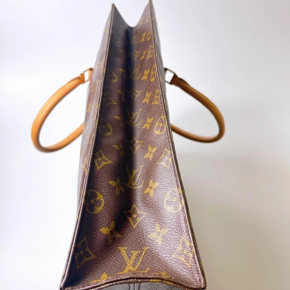 Beautiful and modern Authentic LOUIS VUITTON monogram Sac Plat tote bag - Picture 8 of 8
